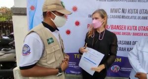 Bule Ikuti Vaksinasi Masal Pemkab dan PCNU Badung
