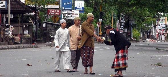 Masyarakat Hindu Bali Tidak Begitu